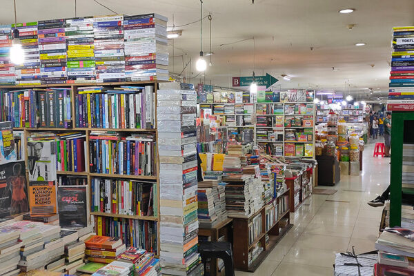 Bursa Buku Blok M Square Jaksel